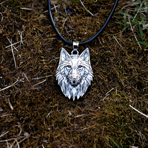 2021 Geometric wolf necklace
