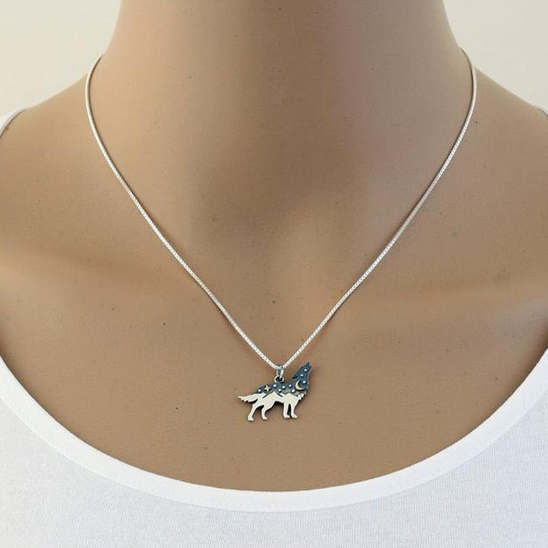 2023 New Exquisite Star Mountain  Wolf Necklace