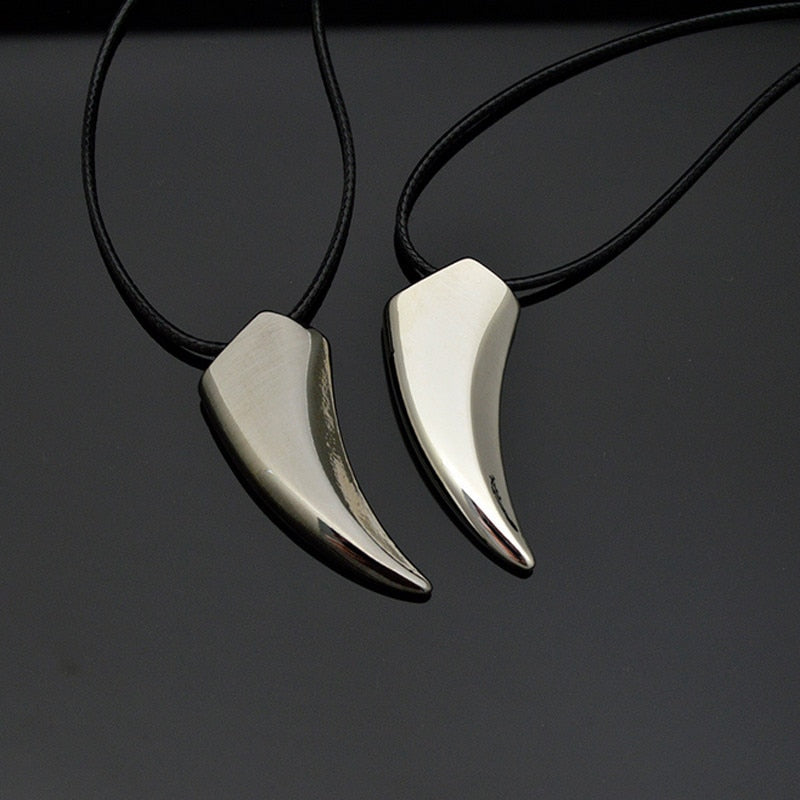 Brave Necklace Wolf Tooth