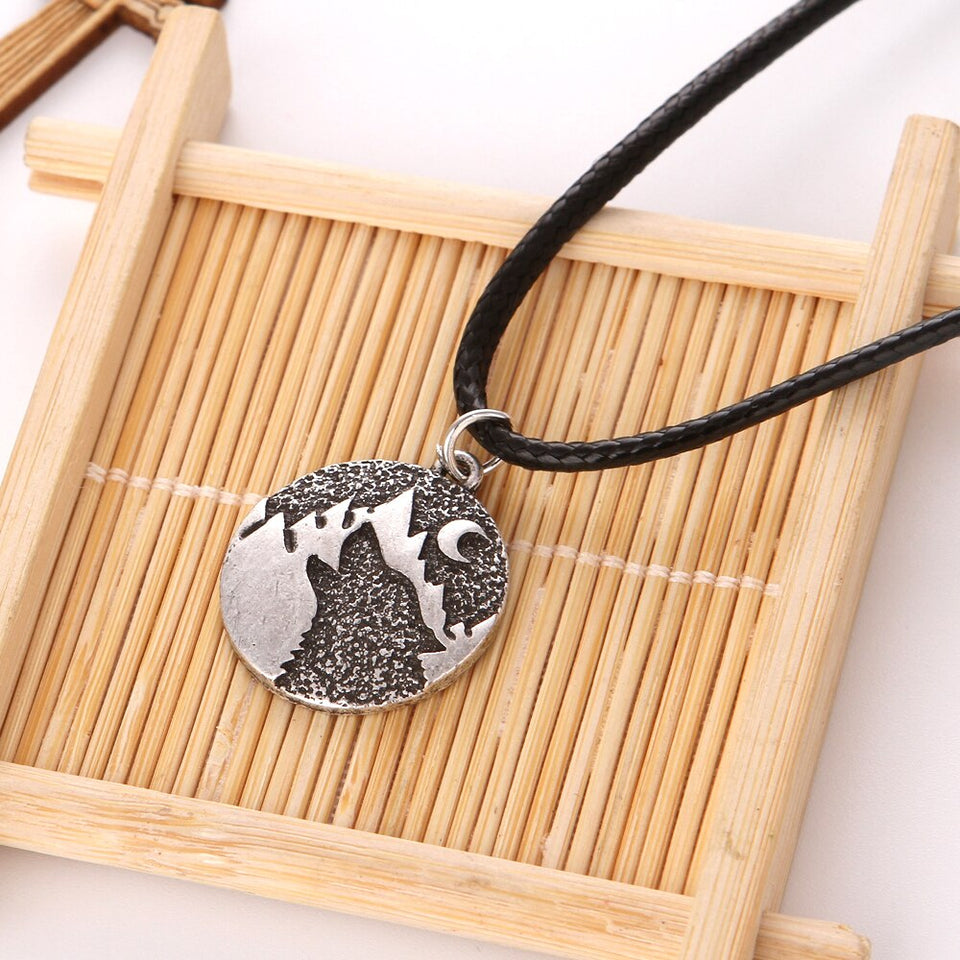 2021 New wolves in the mountain Necklace
