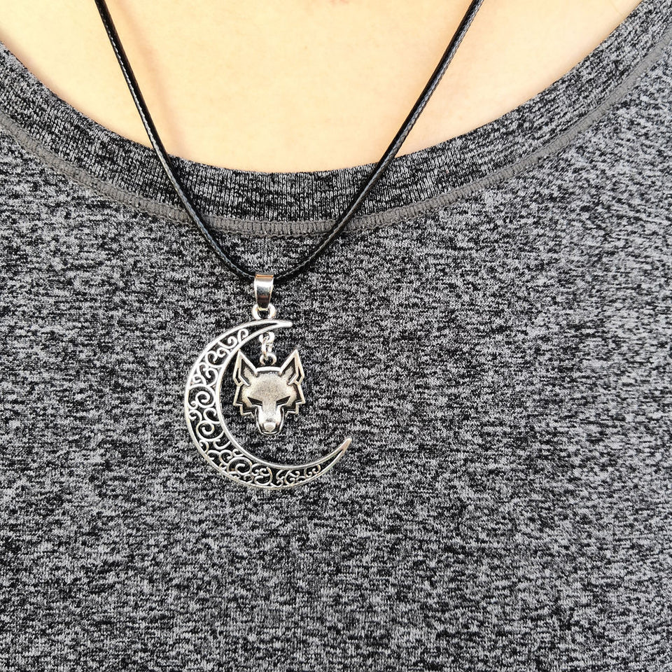 2021 Wicca wolf moon necklace