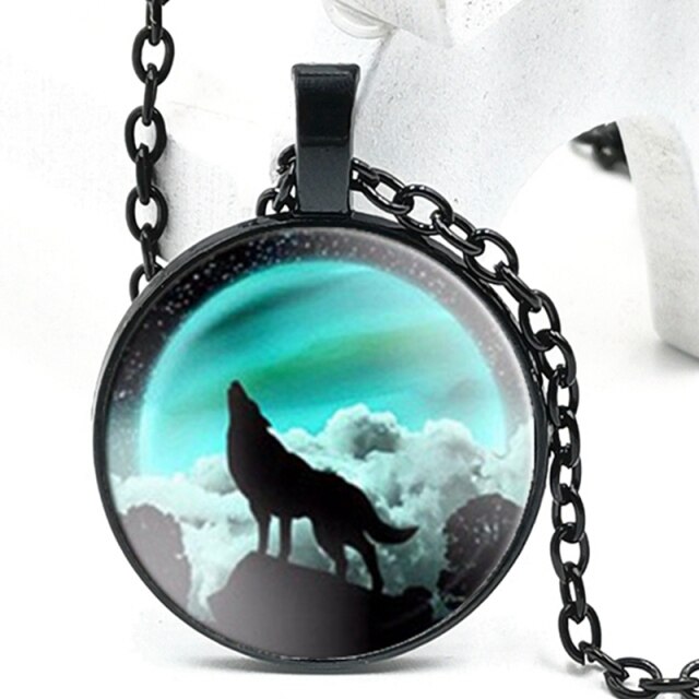 2021 Popular Wolf Moon Necklace