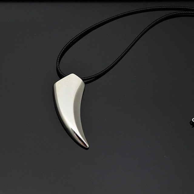 Brave Necklace Wolf Tooth